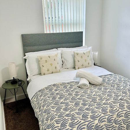 Failsworth Luxury Apartment With Free Parking By Daley Stays แมนเชสเตอร์ ภายนอก รูปภาพ